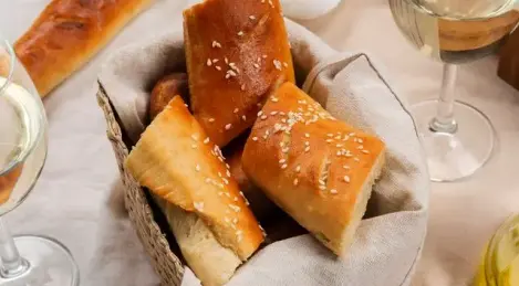 Französisches Baguette mit knuspriger Kruste