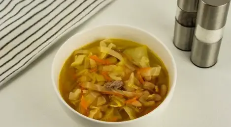 Soupe aux choux et haricots