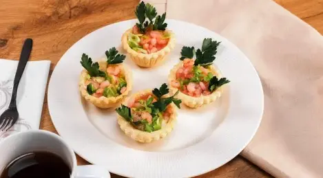 Tartaletas con camarones y queso crema