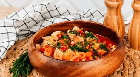 Chicken stewed with vegetables