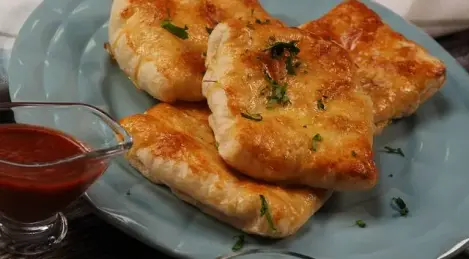 Khachapuri en couches au four