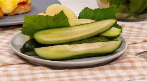 Concombres marinés aux pommes
