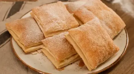 Simple sugar puff pastries