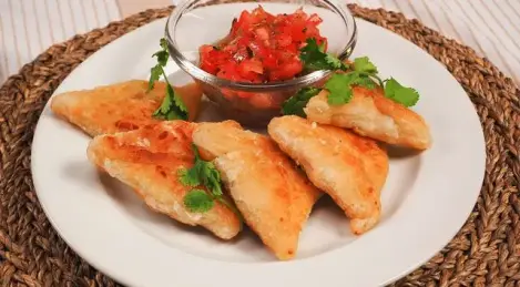Samsa with chicken and cheese
