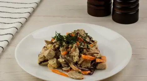 Ensalada con champiñones marinados