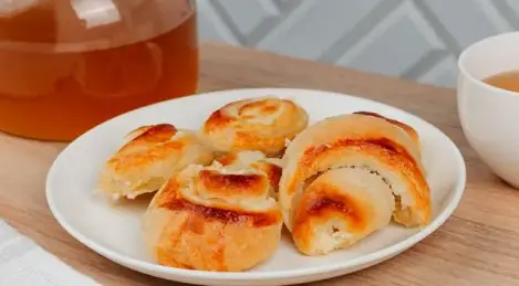 Puff pastry with cottage cheese