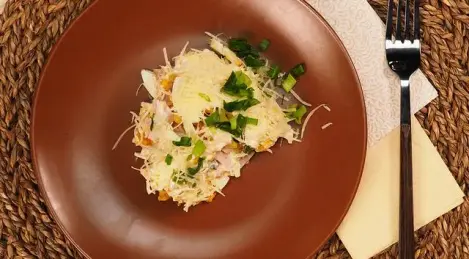 Insalata con patatine fritte