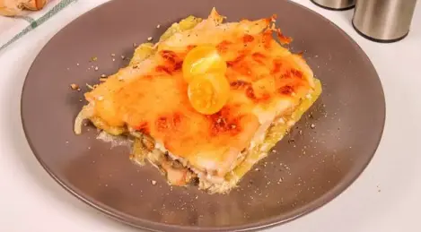 Casserole de pommes de terre au fromage, poulet et champignons