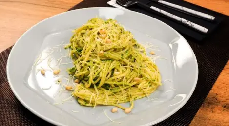 Pasta mit hausgemachter Pestosauce