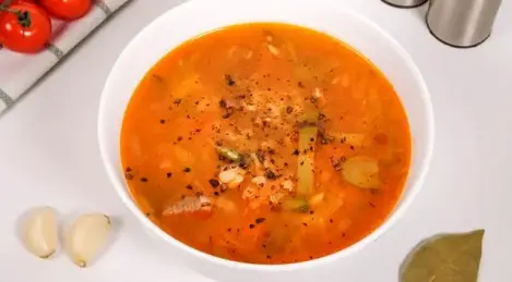 Zuppa di sottaceti con stufato