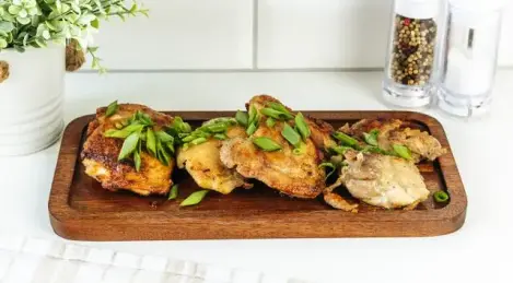 Cuisses de poulet à la poêle