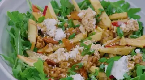 Salad with apple and nuts