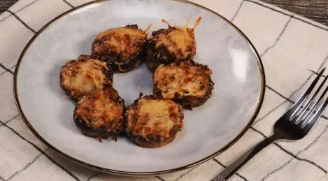 Mushrooms stuffed with vegetables