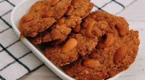 Biscotti di avena e anacardi