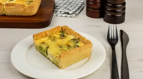 Quiche con broccoli e parmigiano