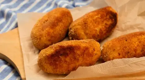 Tourtes de pommes de terre simples aux champignons