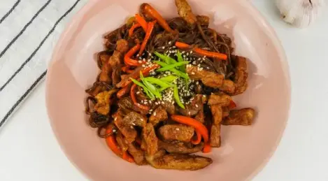 Pork with noodles