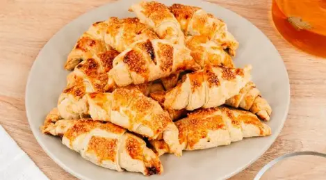 Croissants with cottage cheese and raisins