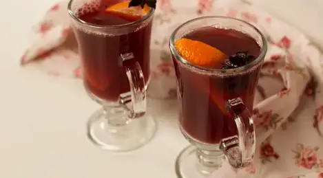 Mulled wine with orange