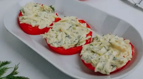Tomatoes with mayonnaise