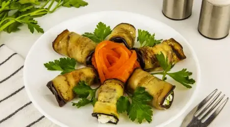 Eggplant roll with cottage cheese and garlic