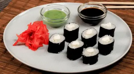Roll with cheese