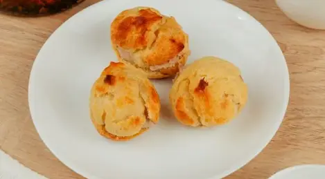 Profiteroles mit Schokoladencreme