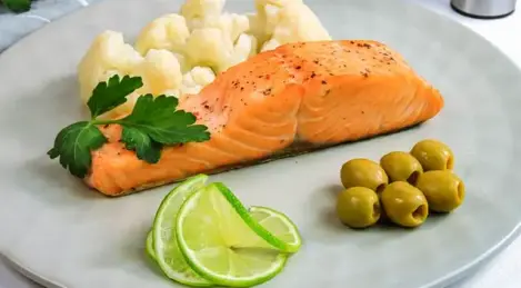 Saumon frit au chou-fleur