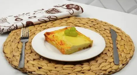 Hüttenkäse-Auflauf mit Rosinen