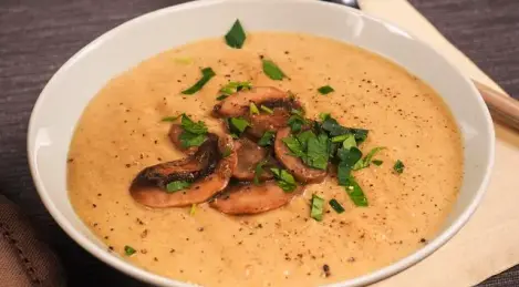 Champignoncremesuppe mit Kartoffeln