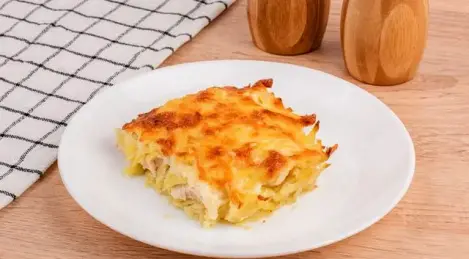 Potato casserole with chicken breast and cheese