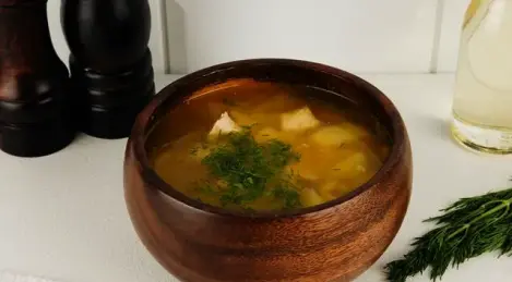 Pea soup with smoked chicken