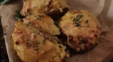 Pommes de terre farcies au fromage