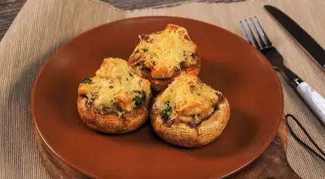 Chicken stuffed champignons