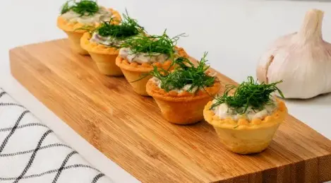 Tartelettes aux sprats et au fromage frais