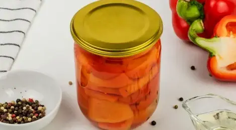 Red pepper for the winter in jars