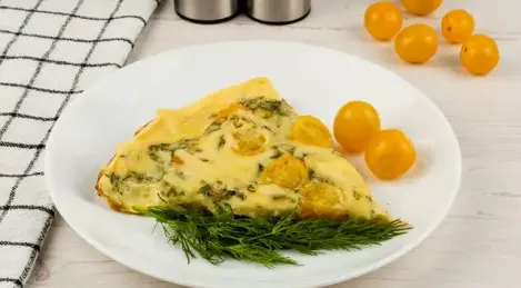 Omelett mit Kirschtomaten und Käse