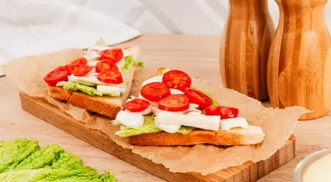 Sandwiches with fresh champignons